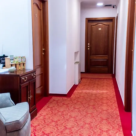 Opera16 Guestrooms Penzion