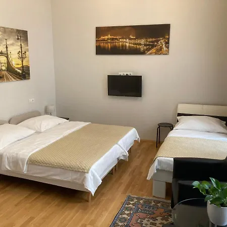 Alojamento de Acomodação e Pequeno-almoço Anabelle Bed And Budapeste