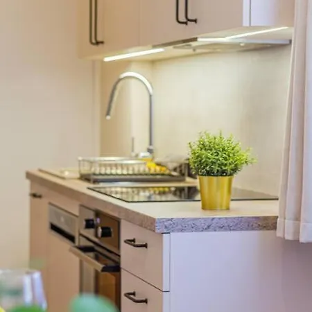 Roomy 80sqm At Center Free Parking Space, Ac & Balcony, Separate Ac In Four *