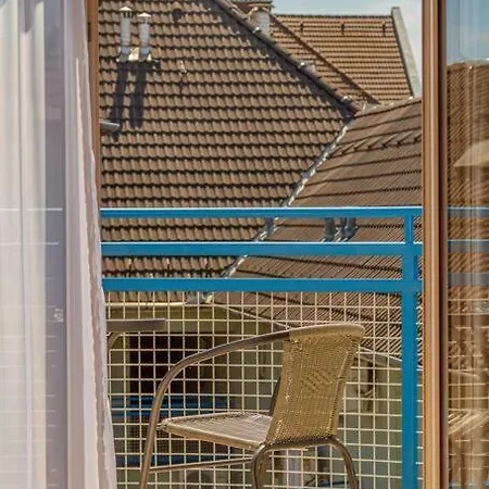 Roomy 80sqm At Center Free Parking Space, Ac & Balcony, Separate Ac In Four * בודפשט