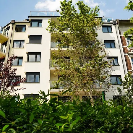 Apartment Matyas Corner Green Square Iii *