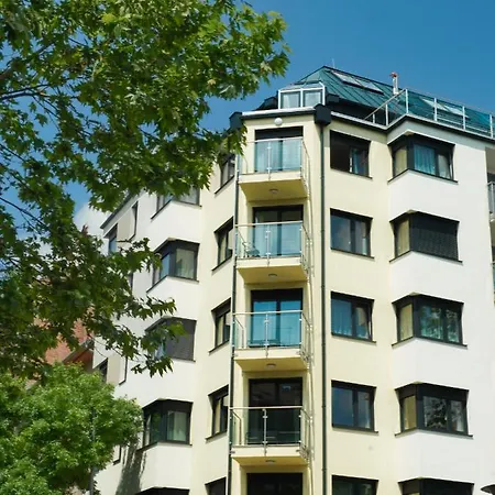 Matyas Corner Green Square Iii Apartment *