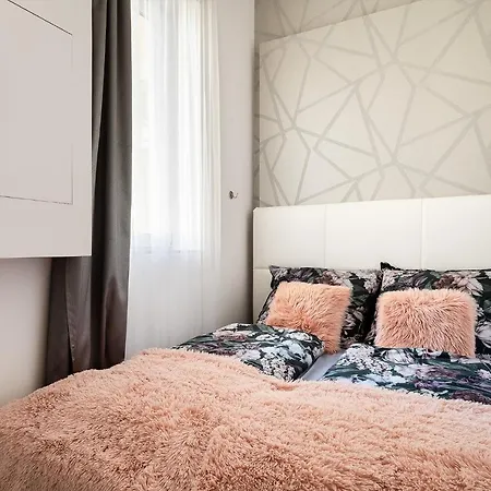 Luxury With Free Garage And Balcony In The Center * 布达佩斯