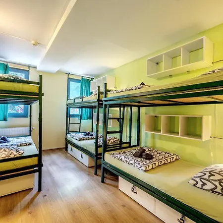 Island (adults Only) Hostel Βουδαπέστη