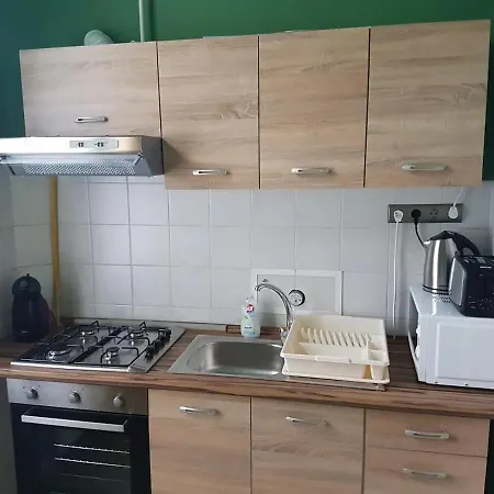 Stylish Historic Flat For 4 In Heart Of Oldbuda Budapest