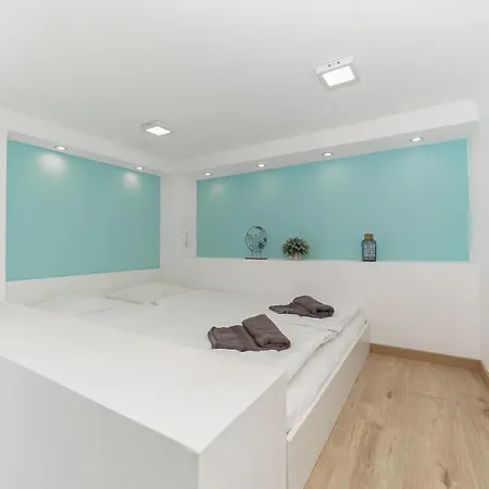 Apartment Cityscape Budget Wesselenyi