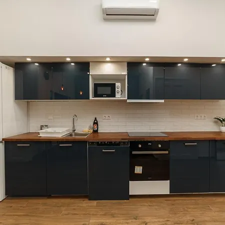 Cityscape Budget Wesselenyi Apartment