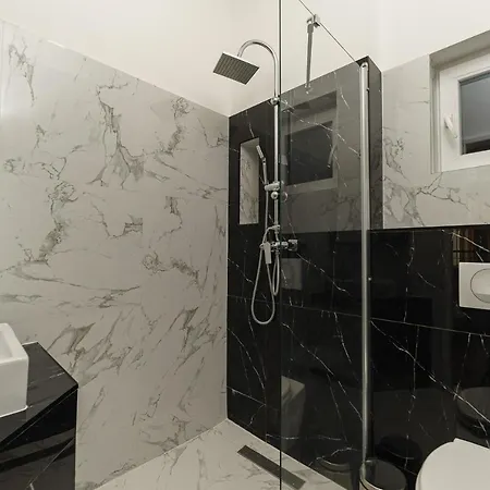 Apartment Cityscape Budget Wesselenyi