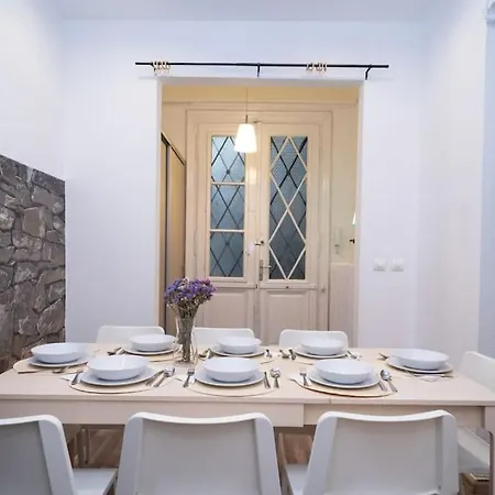 Hidden Gem At Kalvin Ter Apartment *
