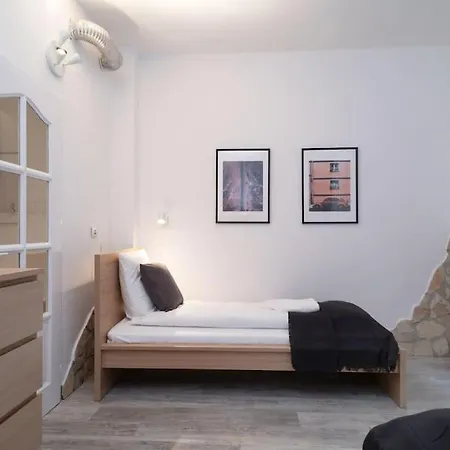 Hidden Gem At Kalvin Ter Apartment
