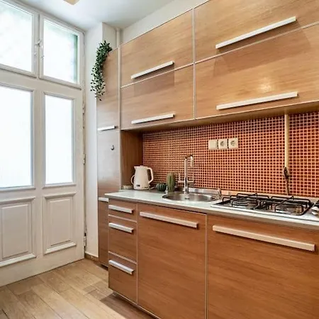 Apartment Mexicopo With Garage Budapest