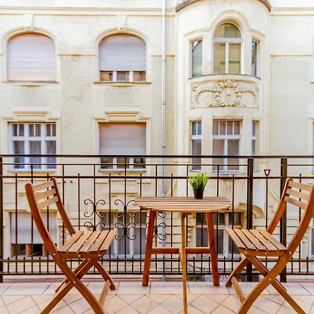 Appartamento Kiraly Str. Corner Downtown
