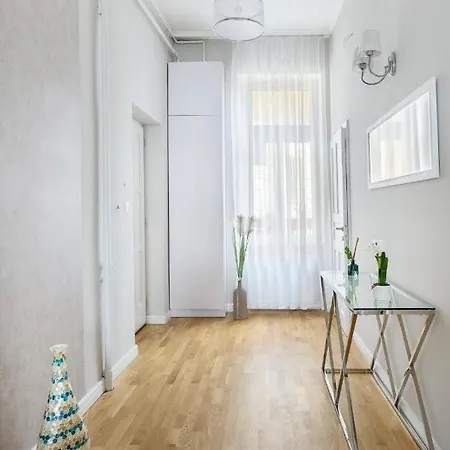 Luxury Royal In The Heart Of Apartment
