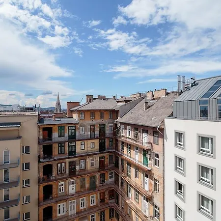 Akeah Verdi Budapest