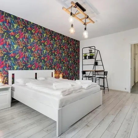 Luxurious, Intimate Getaway Bp Apartment Budapest