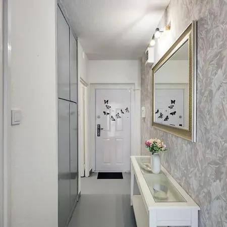 Luxurious, Intimate Getaway Bp Budapest