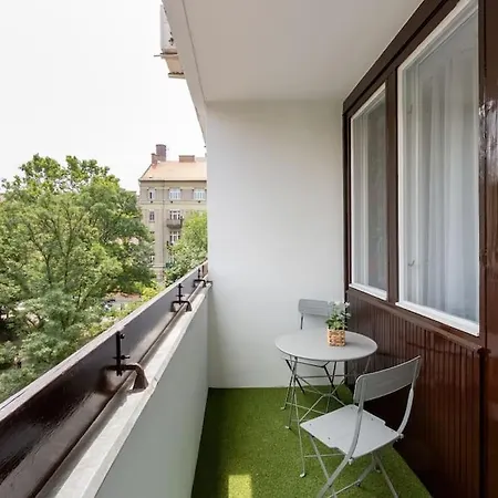 Apartment Luxurious, Intimate Getaway Bp