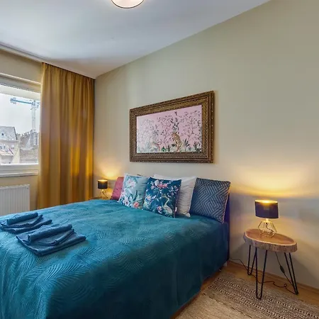Stylish And Colorful With Balcony - Special Offer Apartment Budapest