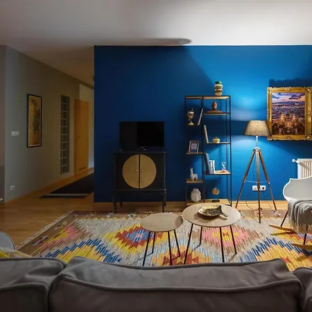 Apartment Stylish And Colorful With Balcony - Special Offer *