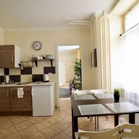 Ecostay By The Basilica Apartment
