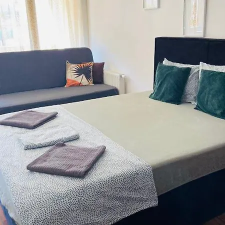 Corvin Boutique Parking In The Plaza Appartement *