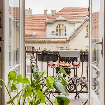 Modern Flat In Heritage District Near The Center * Budapest