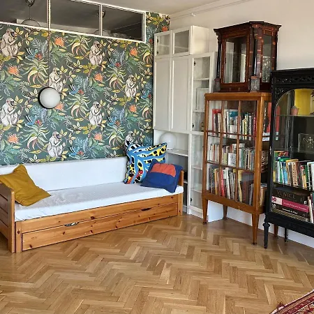 Bright & Spacious In Buda Apartment Budapest