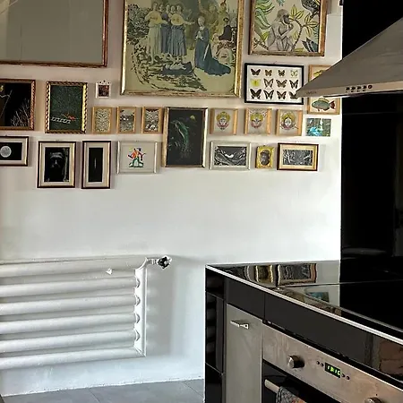 Bright & Spacious In Buda * Budapest