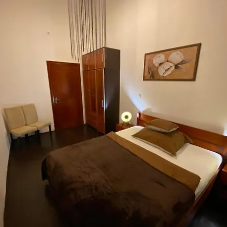 Location In The Heart Of The City, 2 Bedrooms, 2 Bathrooms Apartment Budapest