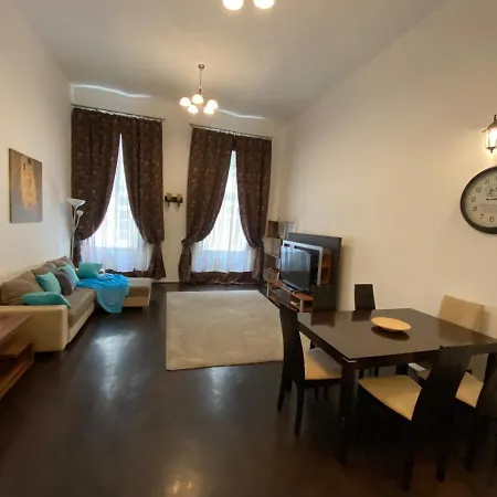 Apartment Location In The Heart Of The City, 2 Bedrooms, 2 Bathrooms *