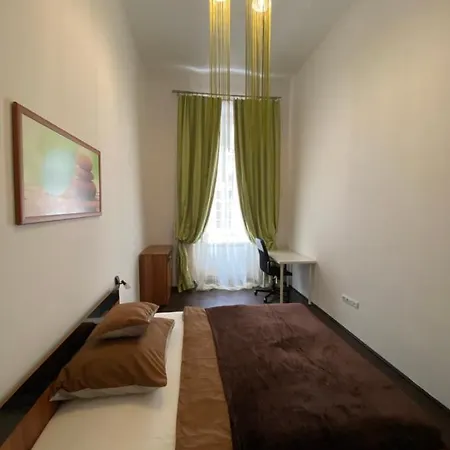 Location In The Heart Of The City, 2 Bedrooms, 2 Bathrooms Apartment Budapest
