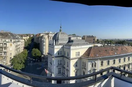 Apartment Bright & Spacious In Buda