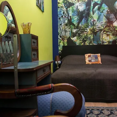 New Broadway Classic Apartment *