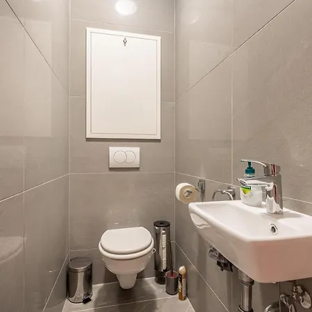 Appartement Luxury W Balcony Next To Andrassy Road