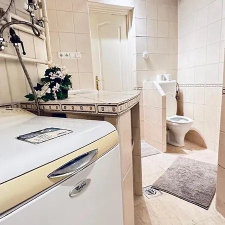 Apartman Ulloi - Unique Style Near Corvin Budapest