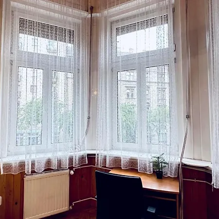 Apartman Ulloi - Unique Style Near Corvin Budapest