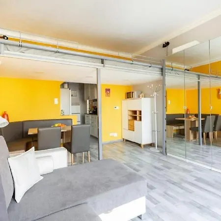 Balzac By Westend Mall With Balcony, Ac * Budapest