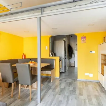Balzac By Westend Mall With Balcony, Ac * Budapest