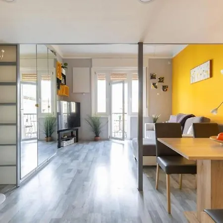 Apartment Balzac By Westend Mall With Balcony, Ac *