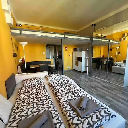 Apartment Balzac By Westend Mall With Balcony, Ac *