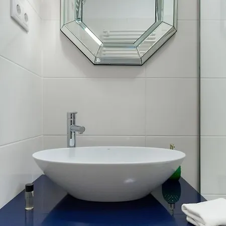 Grand & Luxurious In The Heart Of Budapest, 2br & 2bt Apartment Budapest