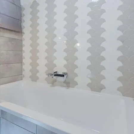 Apartment Grand & Luxurious In The Heart Of Budapest, 2br & 2bt