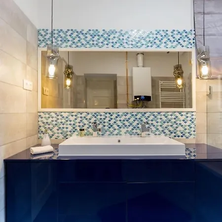 Grand & Luxurious In The Heart Of Budapest, 2br & 2bt