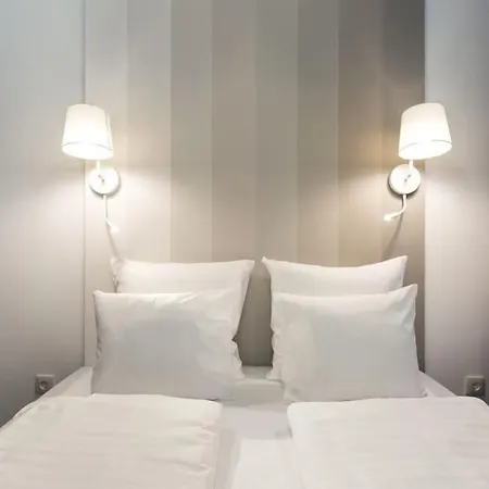 Grand & Luxurious In The Heart Of Budapest, 2br & 2bt Apartment Budapest
