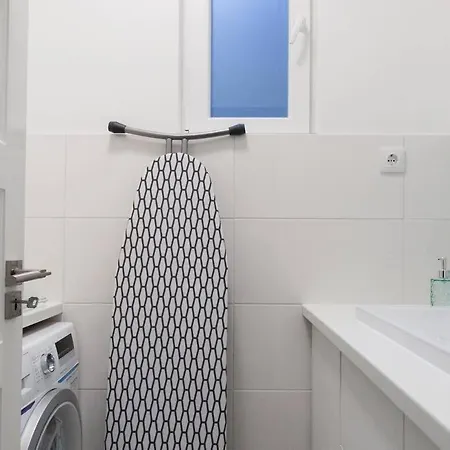 Grand & Luxurious In The Heart Of Budapest, 2br & 2bt * Budapest