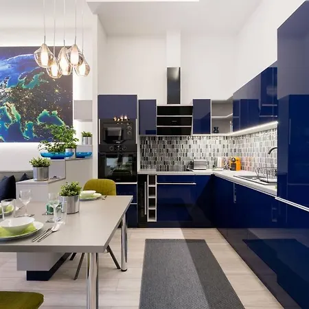 Grand & Luxurious In The Heart Of Budapest, 2br & 2bt Apartment Budapest