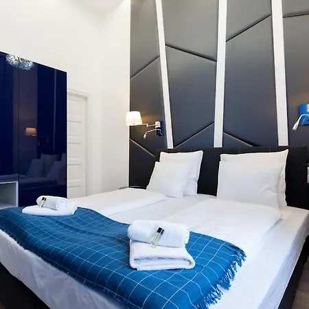 Grand & Luxurious In The Heart Of Budapest, 2br & 2bt Budapest