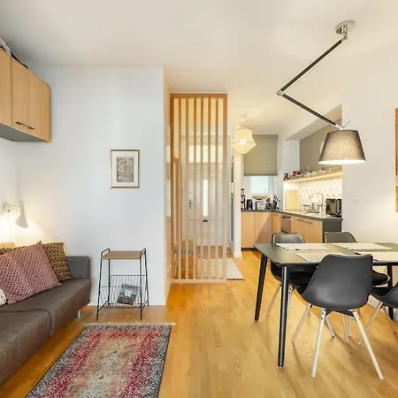 Cozy&stylish At The Eastern Railway St. W Balcony