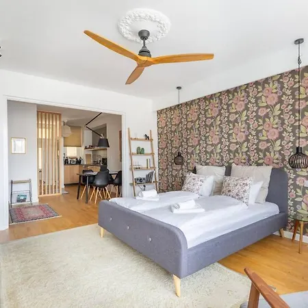 Cozy&stylish At The Eastern Railway St. W Balcony Apartment