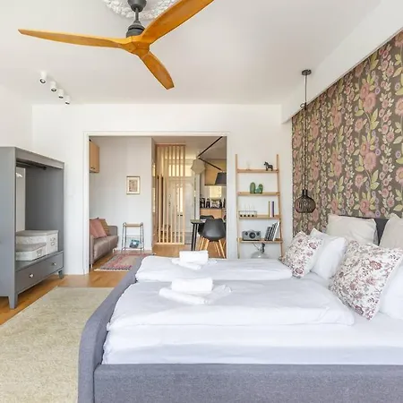 Cozy&stylish At The Eastern Railway St. W Balcony Apartment *